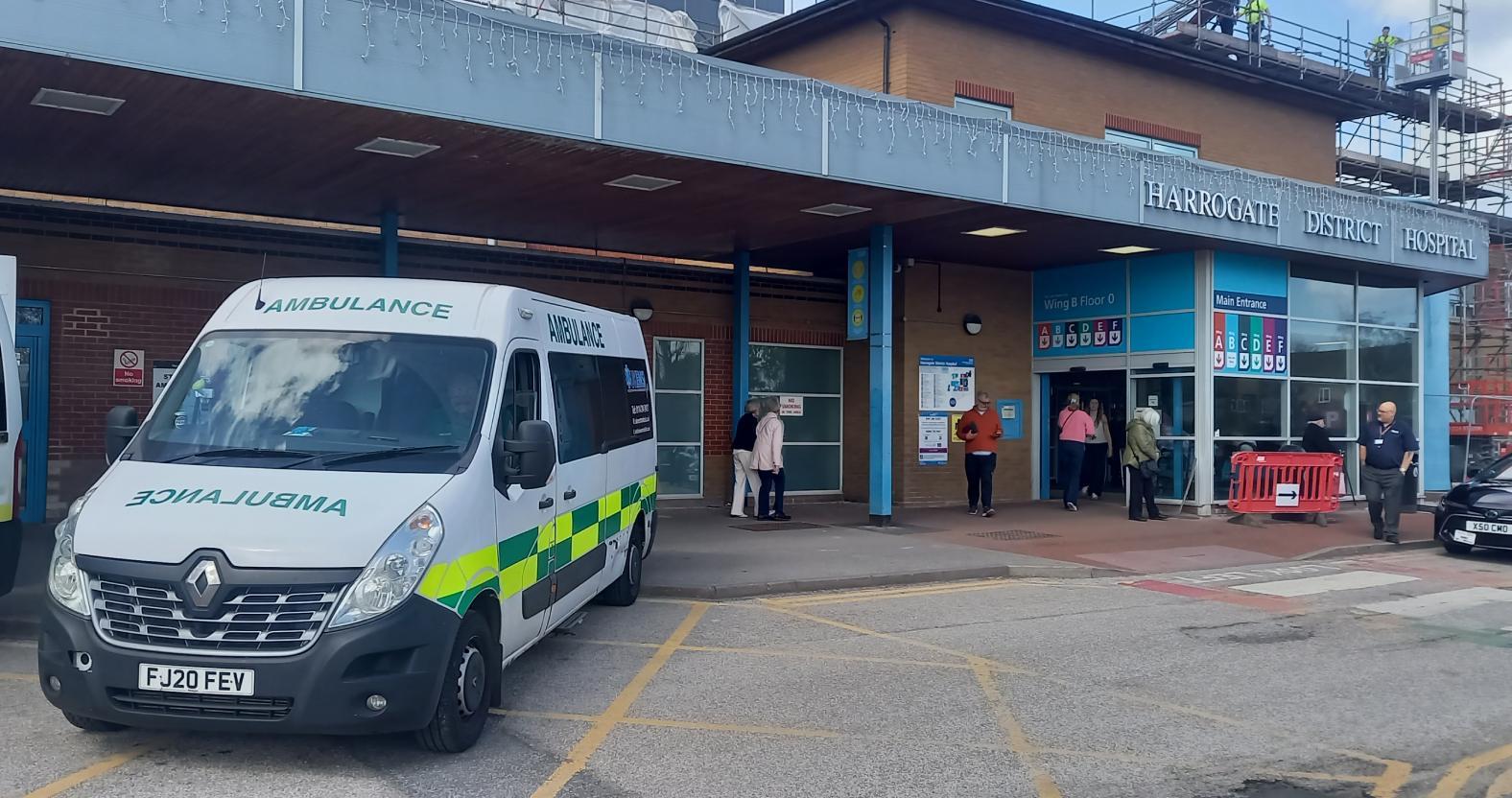 harrogatedistricthospital-entrance-ambulance