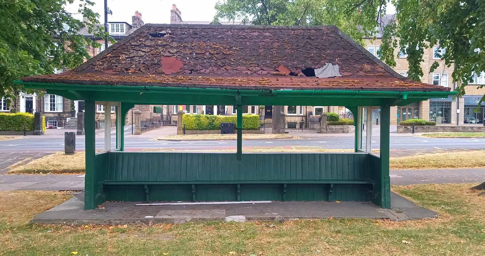 harrogate-westpark-shelter-roofhole