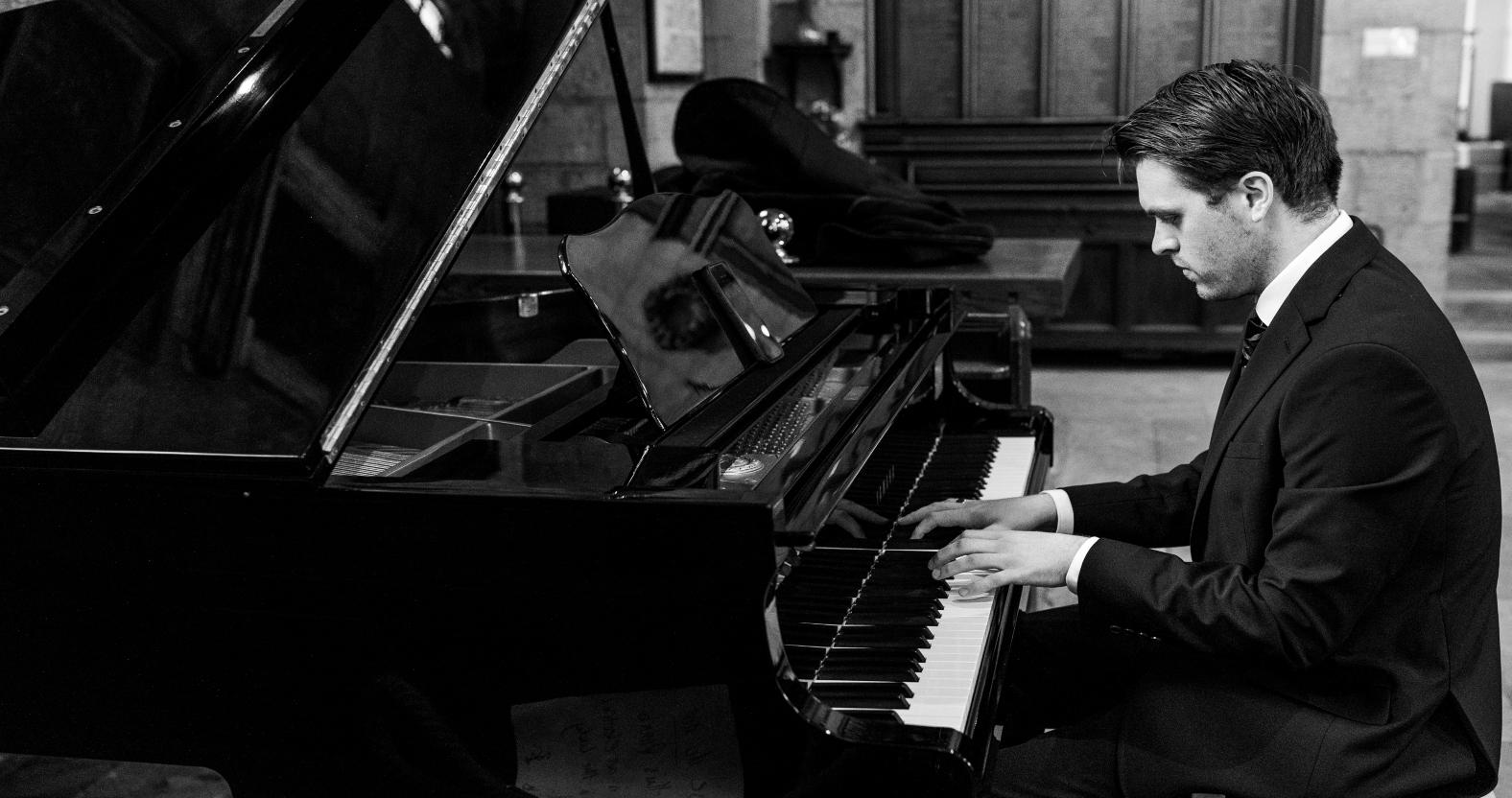 dan-williams-piano-1
